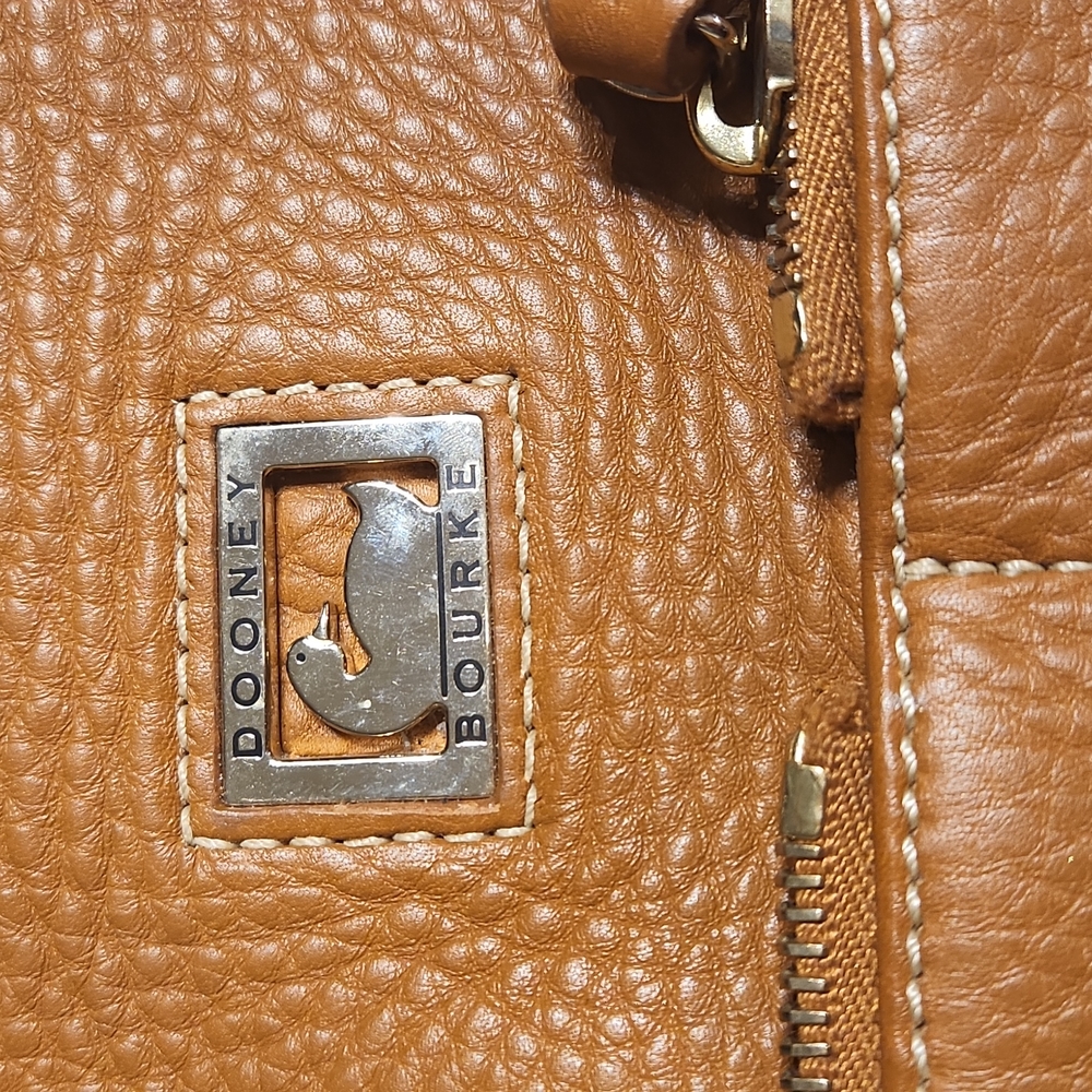 Dooney Bourke large woman purse(bag) - Picture 13 of 13